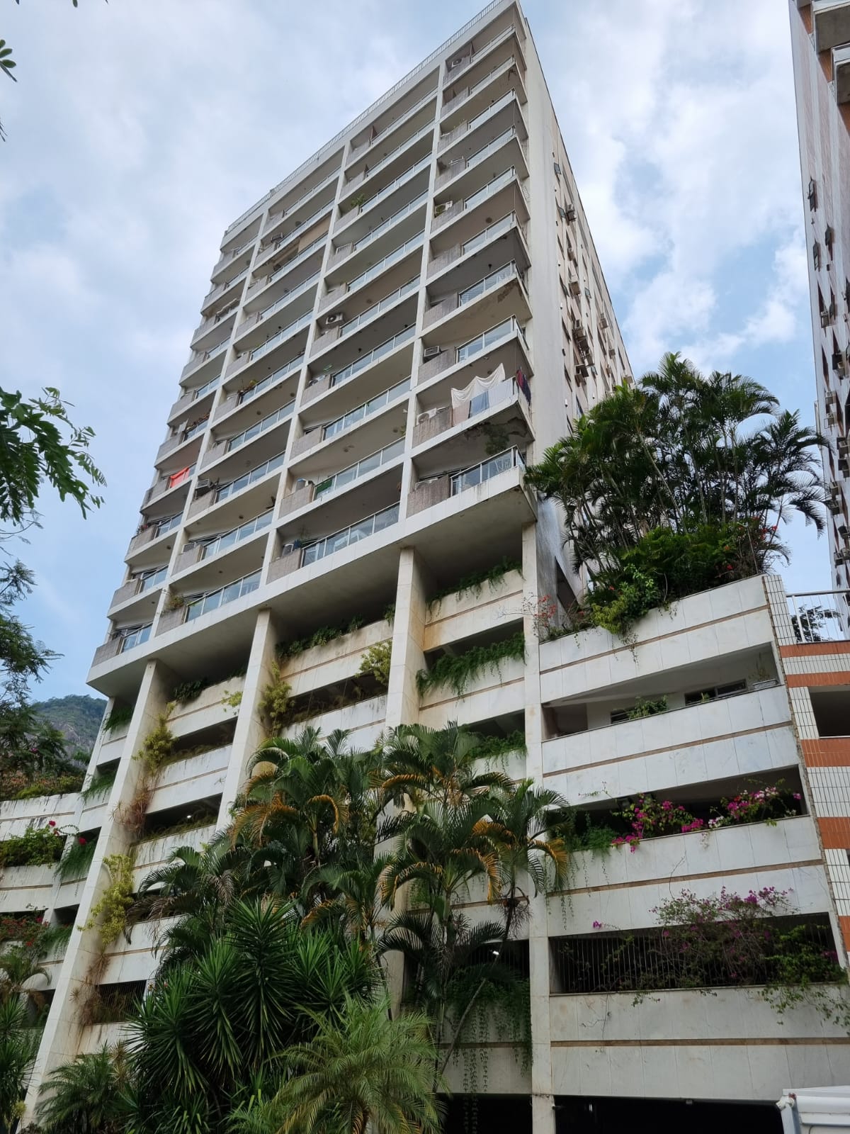 WhatsApp Image 2024-06-11 at 13.31.21(3).jpeg